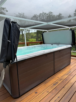 Master Spa H2X Therapool 13 Swim Spa in good condition