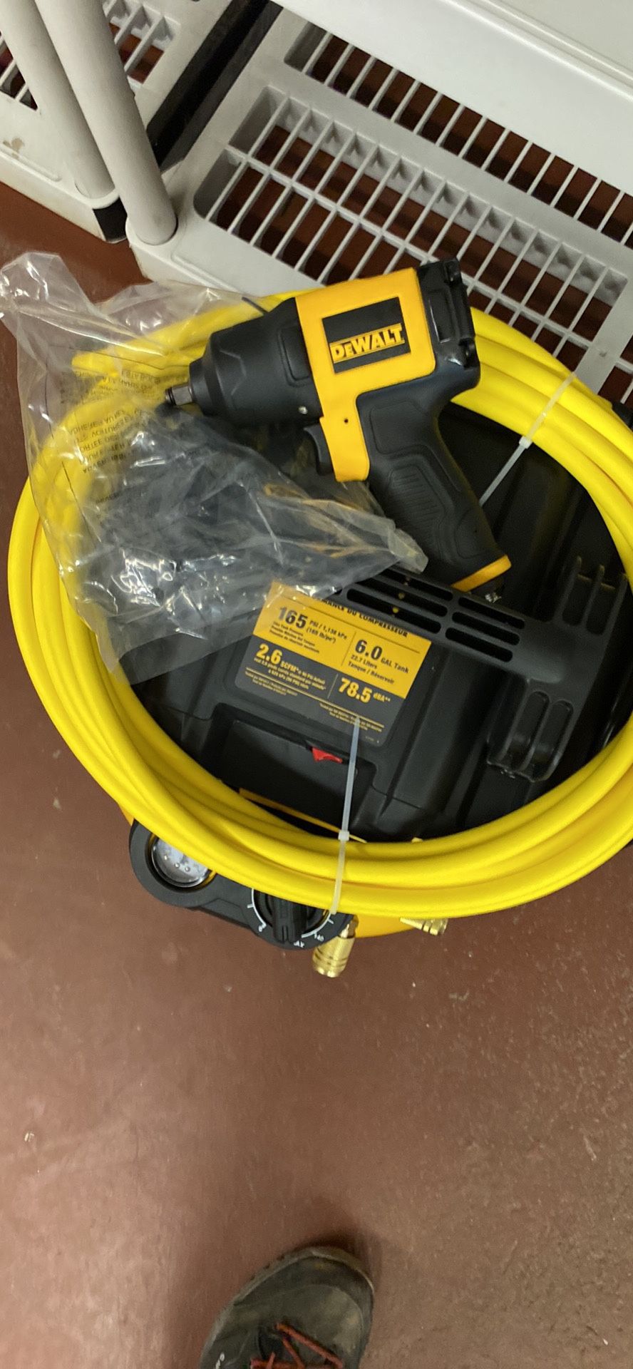 Dewalt Compressor 165 PSI 6 Gal Air Elec . DEWALT 3/8 in. Pneumatic Impact Wrench 23’PVC/ Rubber Blend