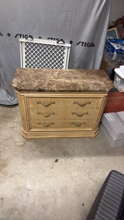3 Drawer Dresser With Stone Top