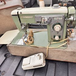 Brother sewing machine Antique 