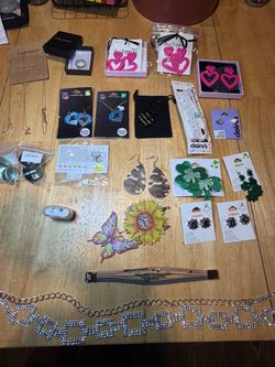 Mixed Jewelry and Accessories Lot
