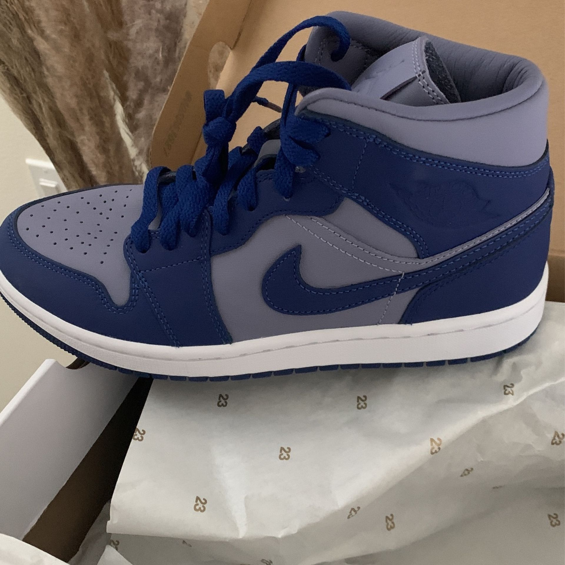 Air Jordan 1 MiD SE