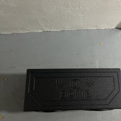 Two 12 Kicker Subwoofers With Qbomb Box And Amp