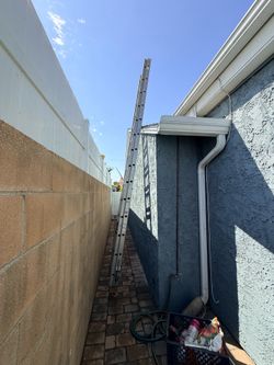 Louisville 28' Aluminum Extension Ladder