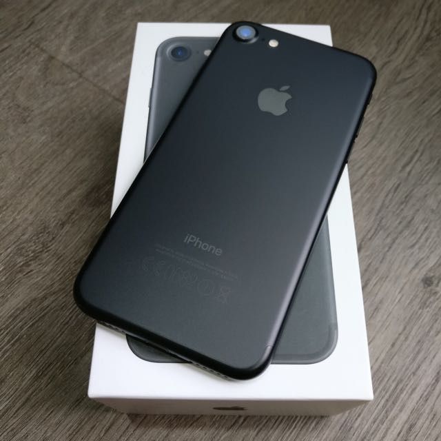 IPHONE 7 FACTORY UNLOCKED, 64 Gb