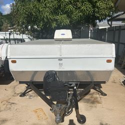 The 2007 Fleetwood pop-up camper