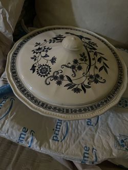 Large Serving Bowl Blue Trim With Cover Plus
