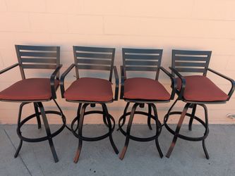 Set of 4 Swivel Patio Bar Stools with Cushions