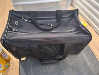 Fabric pet carrier
