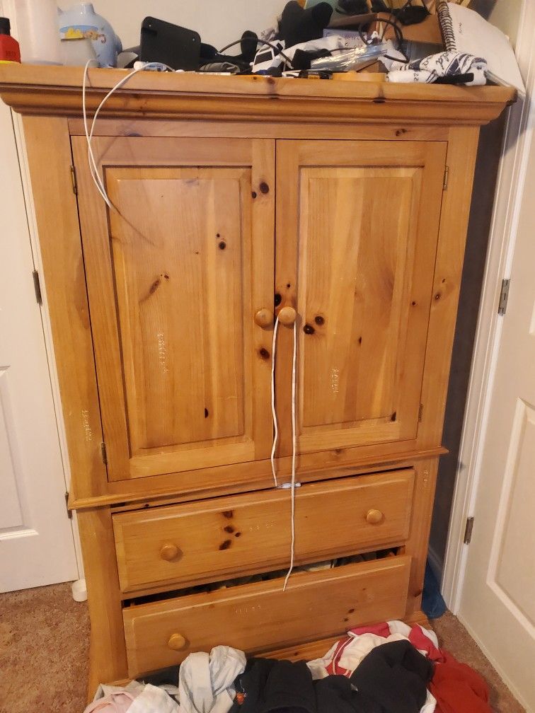Oak Chest Of Drawers