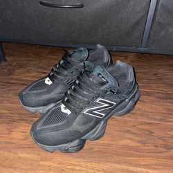 New balance 9060 tripple black