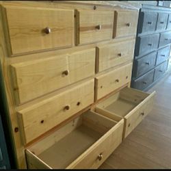 PINEWOOD 9 DRAWER DRESSER