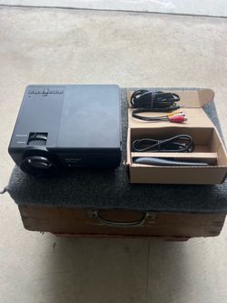 Staratlas Portable Video projector like new