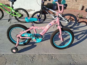 Girl bike with training wheels