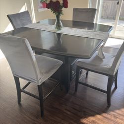 Table With Chairs And Insert 
