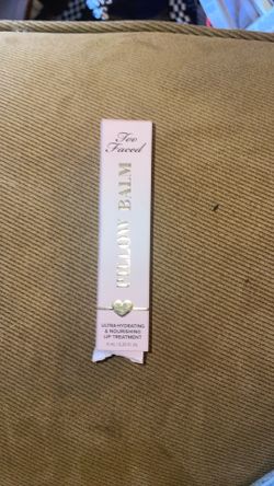 TOO FACED ULTRA HYDRATING & NOURISHING LIP TREATMENT