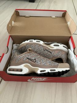 woman’s air max shoe size 8