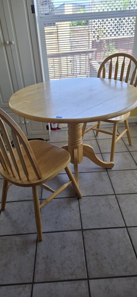 Cafe Table And Chairs
