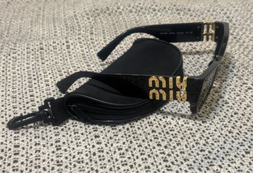 100% AUTHENTIC BRAND NEW MIU MIU WOMEN’S SUNGLASSES! LIKE NEW/MINT CONDITION!