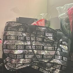 Victorias Secret handheld zip up bag