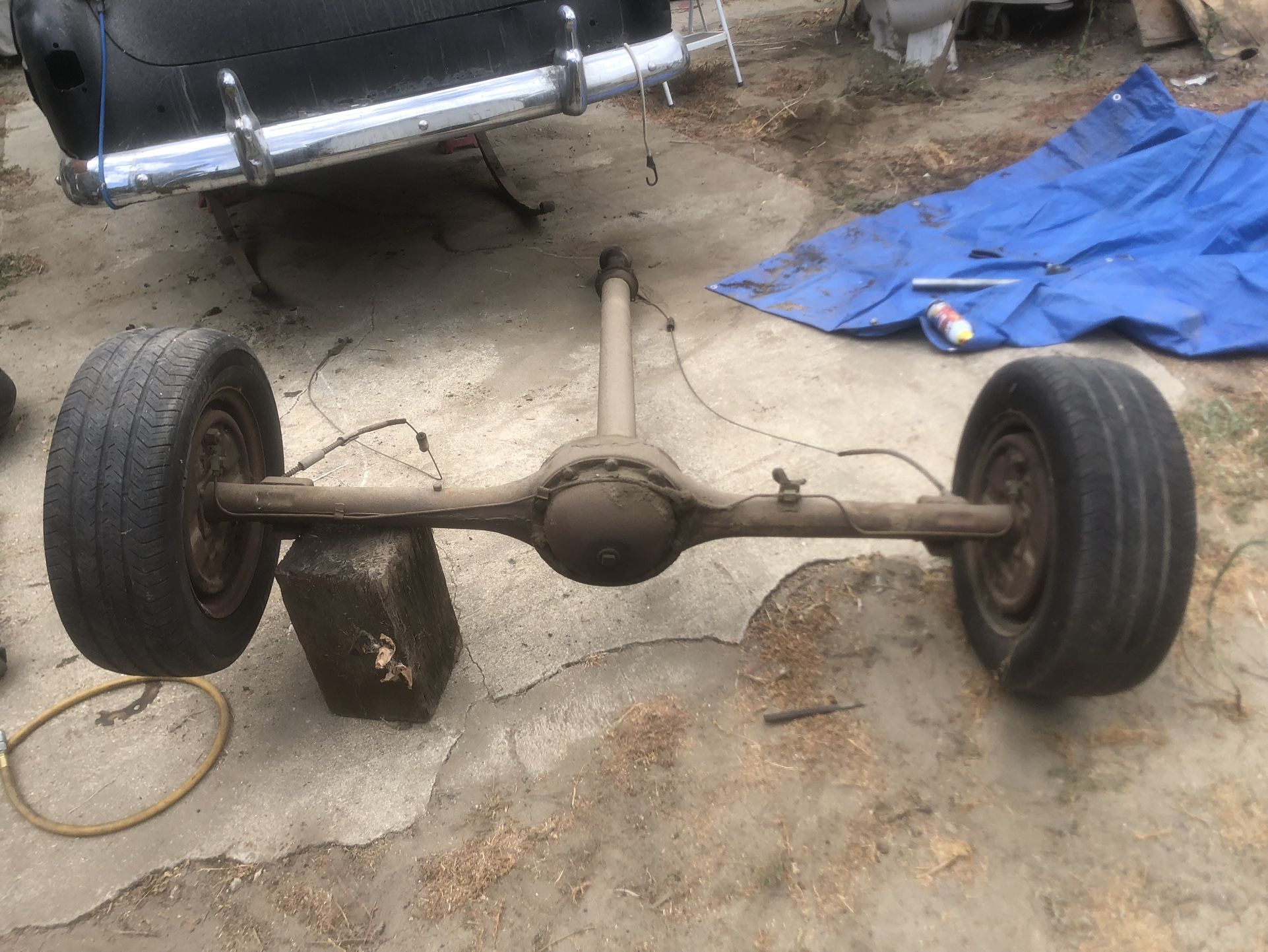 Working 1952 Chevy Rear End