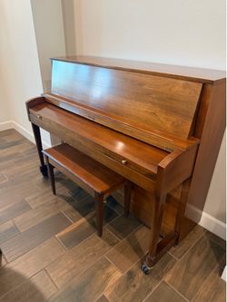 Baldwin Hamilton upright piano