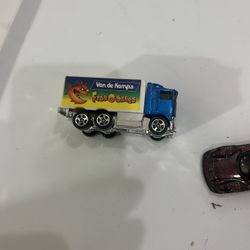Hot Wheels Van de Kamp's "Fish-O-Saurs" Hiway Hauler, a die-cast collectible truck. 