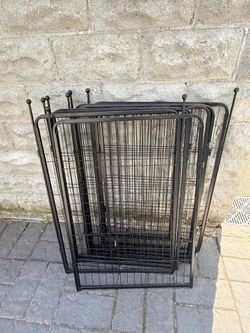 Outdoor play pen for dog
