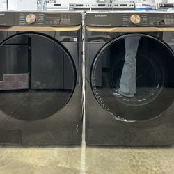 SAMSUNG 5.0 cu. ft. Washer w/Super Speed Wash & Steam 7.5 cu. ft. Vented Smart Gas Dryer w/Steam Sanitize+ & Sensor Dry
