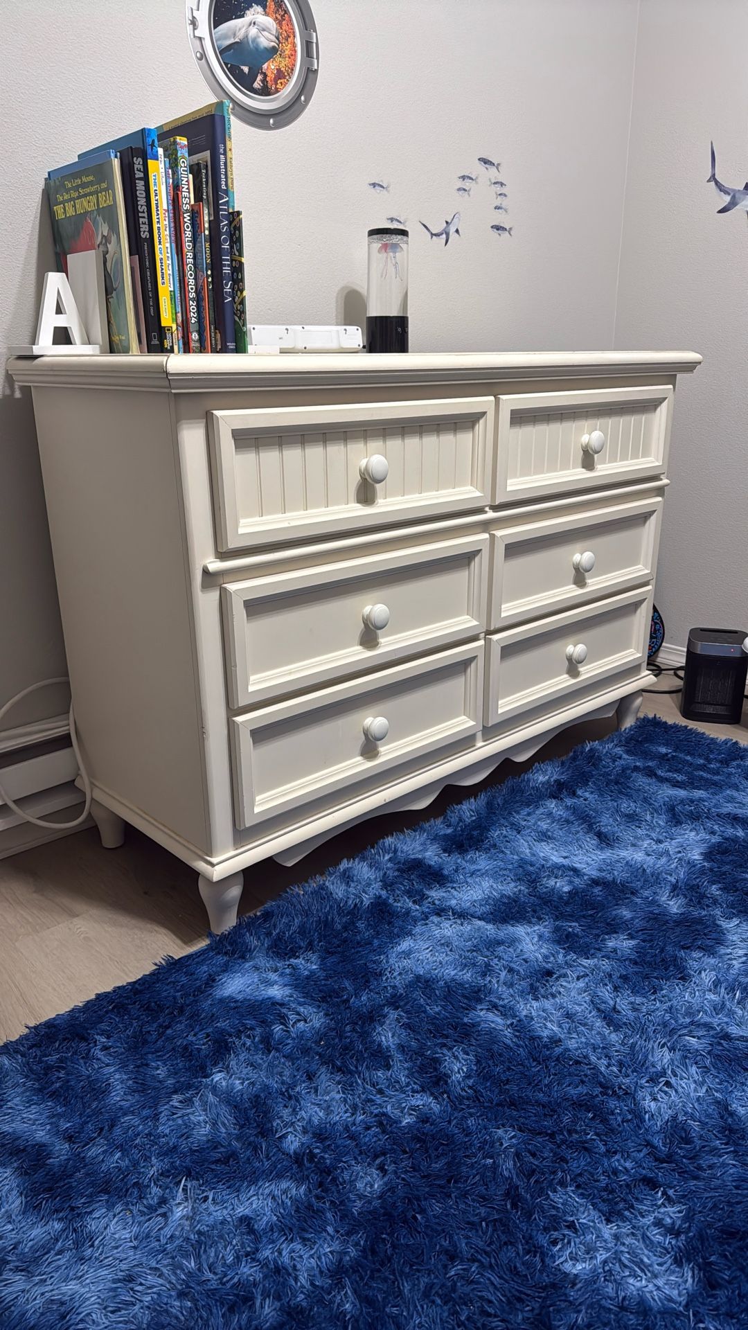 Bassett solid wood six drawer chest of drawers ivory off white dresser