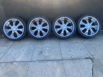 Set 24” Velocity chrome wheels w 305/35/24 tires, good condition, 50% tread, 6x5.5/6x135, Chevy n Ford Truck n SUVs, sell all $900.00 cash