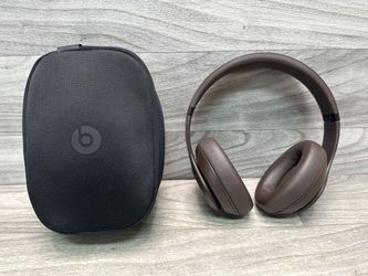 A1 Hawk – Beats Studio Pro A2924 (A1D023254)