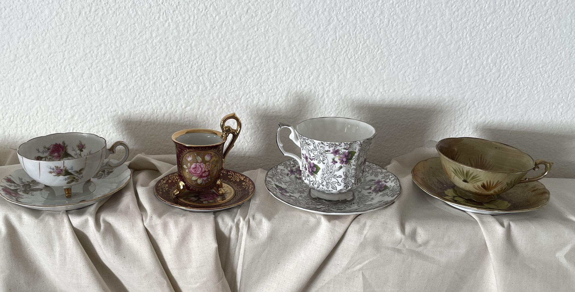 Vintage tea cups & Saucers