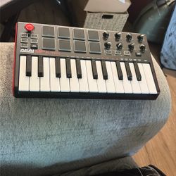AKAI Professional MPK mini
