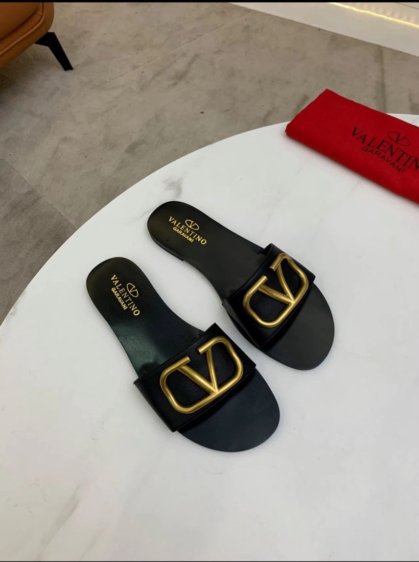 Sandals Valentino Garavani