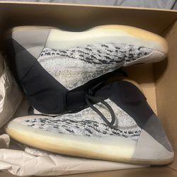 Yeezy QNTM 