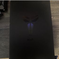 Kobe Reverse Grinches, Barely Used