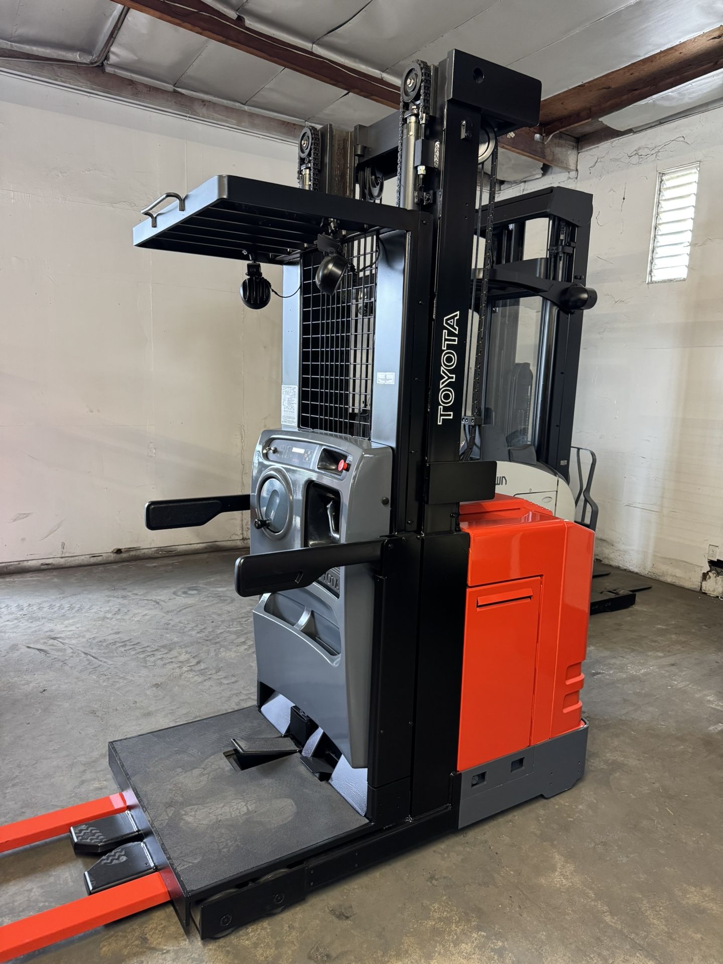 2018 Toyota Orderpicker Forklift