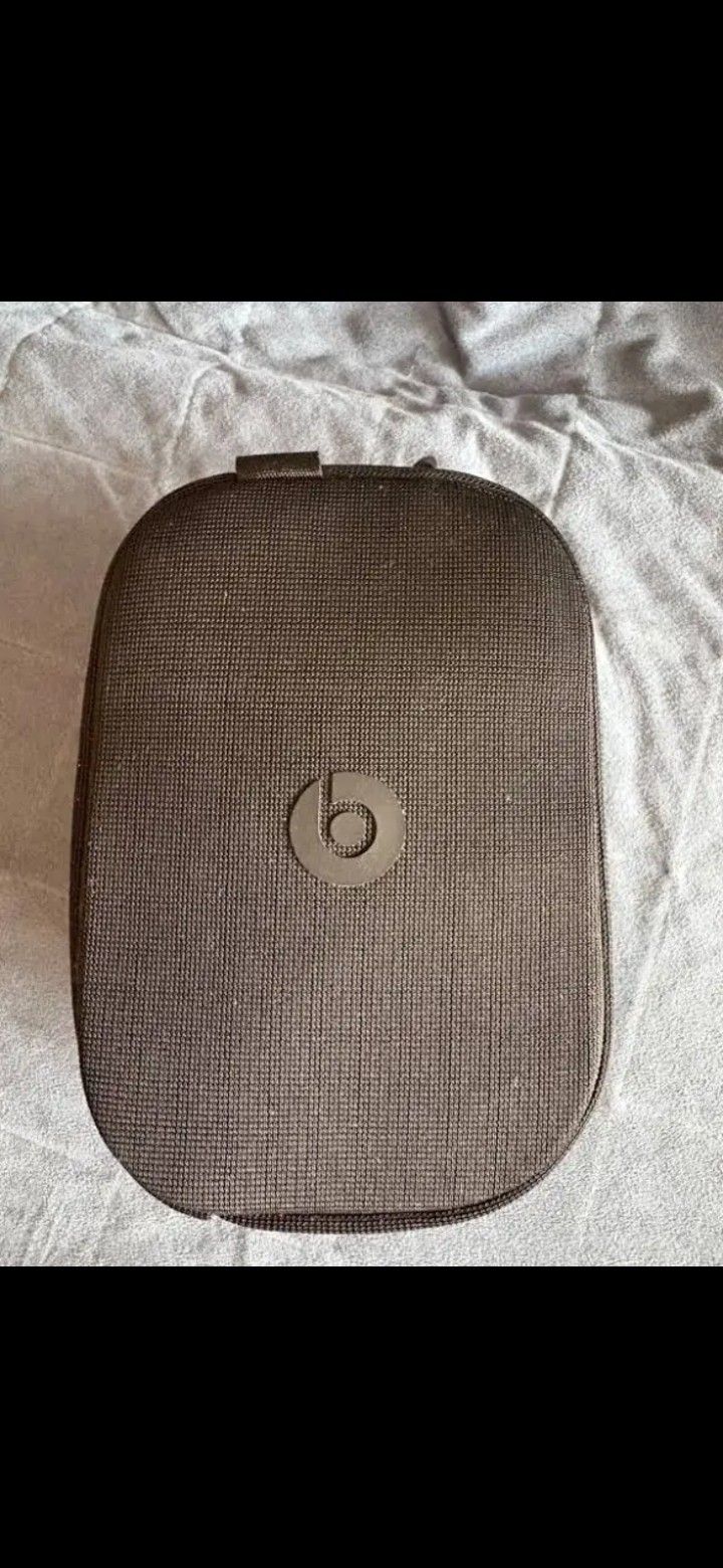 Beats Studio Pro Wireless Headphones Sandstone