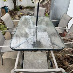 Patio Table and 6 Chairs 