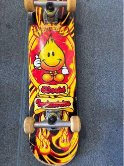 World industries 7.5 skate board