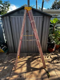 Fiberglass A-Frame Step Ladder