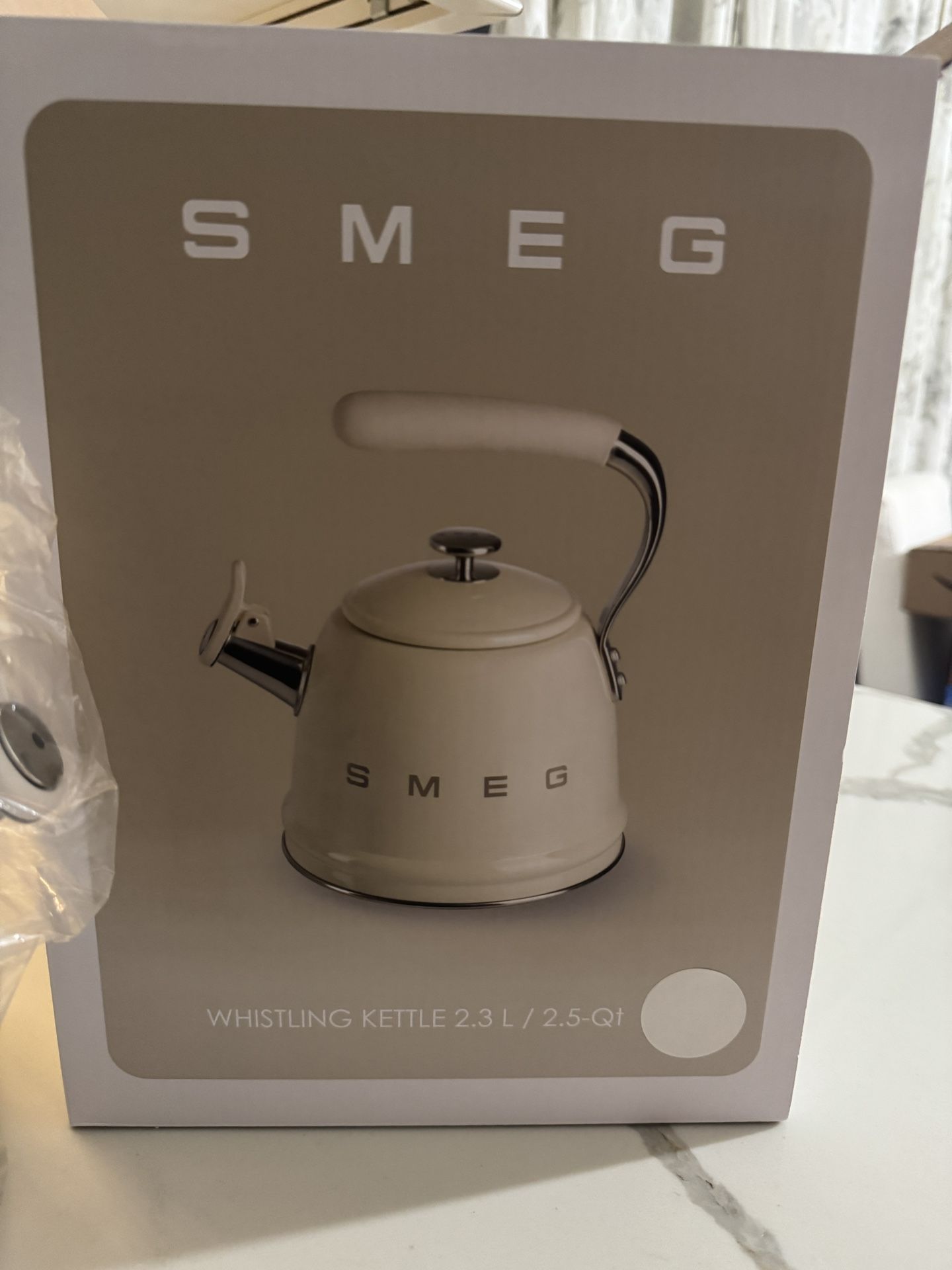 SMEG Whistling Kettle 