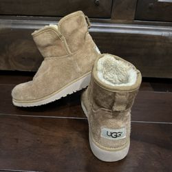 Kids Uggs Size-2