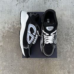 Dior B30 (Size 10)