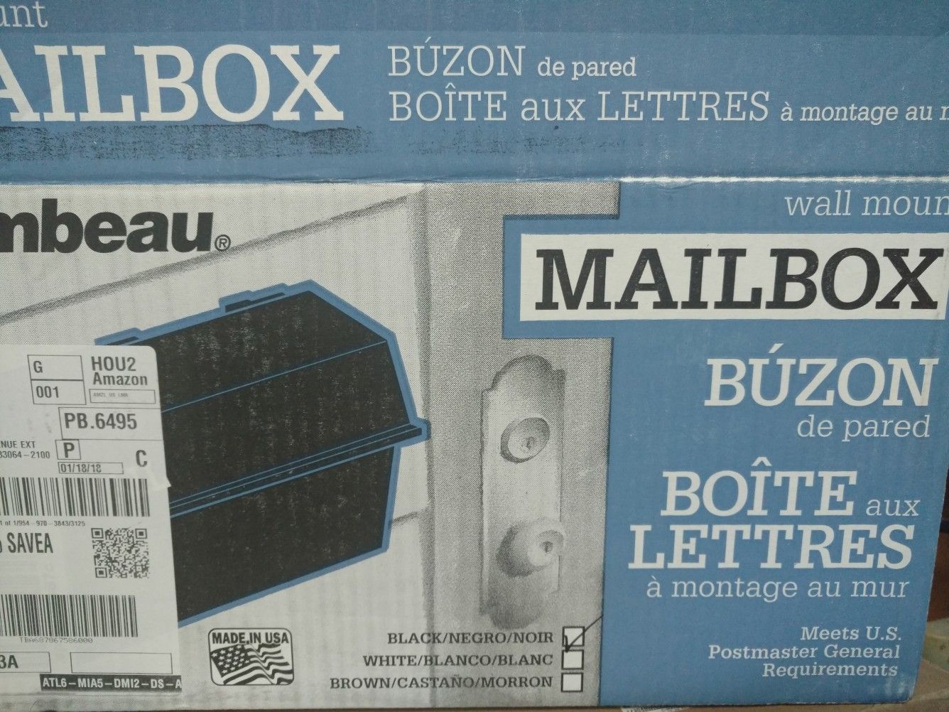 Wall mailbox