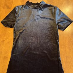 Woman’s ambience velvet short sleeve top shipping available