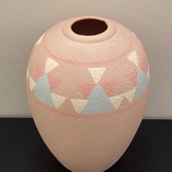 BEAUTIFUL LARGE (11" H x 8" W) VASE - firm price