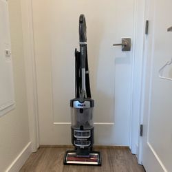Shark Navigator Upright Vacuum Cleaner 