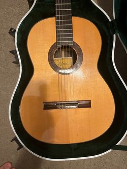 VERY RARE ARIA 588 NYLON GUITAR NEW. WITHOUT THE CASE